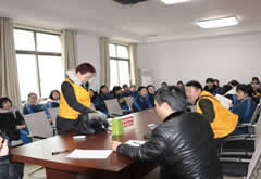 “獻愛心、暖人心”資助貧困孩子